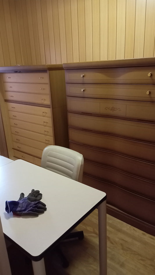 戸建３階から府中タンスの搬出！！